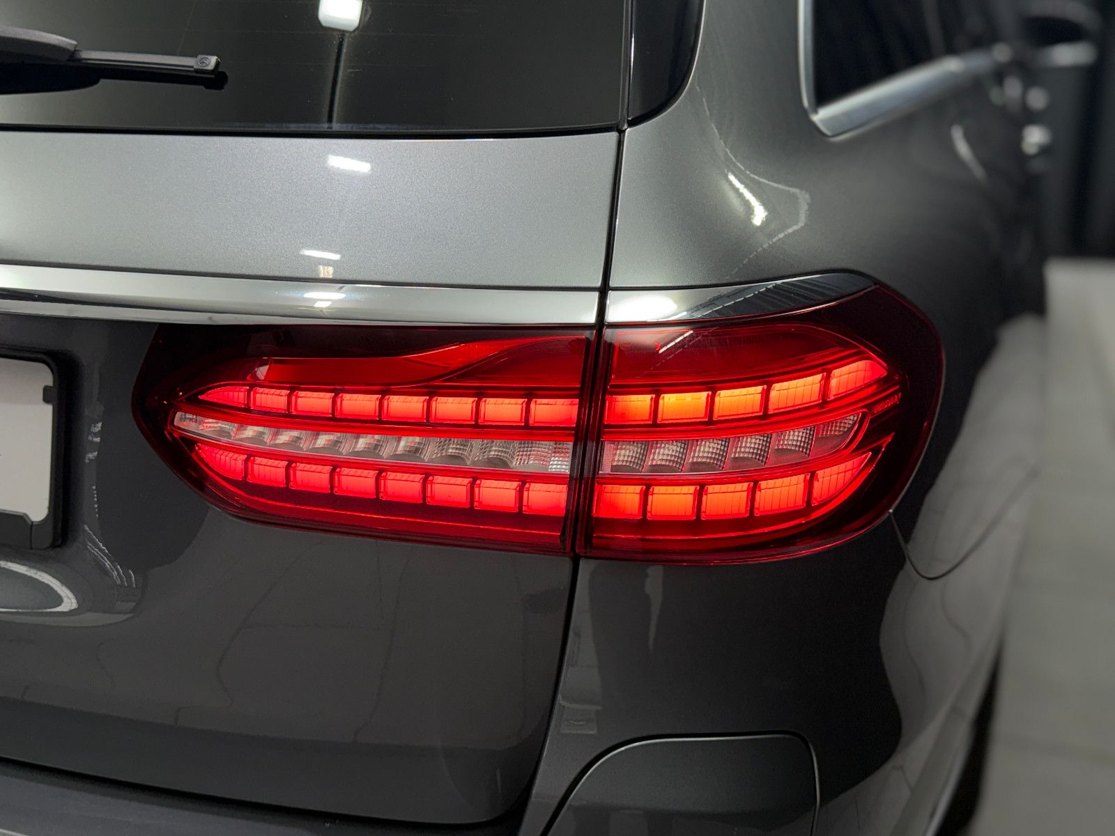Fahrzeugabbildung Mercedes-Benz E 300 de T-Modell |BURMESTER|MULTIBEAM-LED