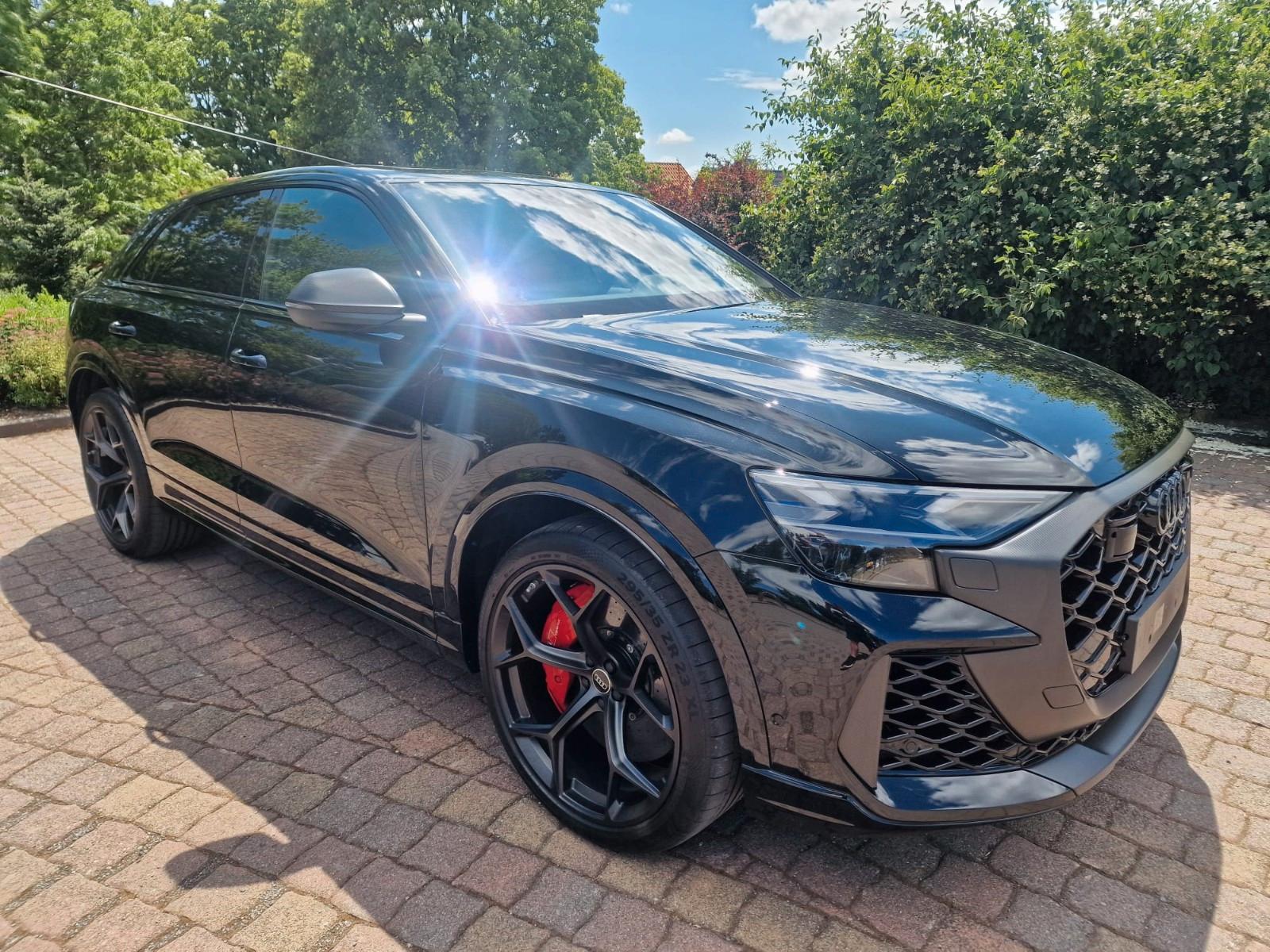 Audi RSQ8 Performance 4.0 TFSI Quattro Carbon-Pano-30