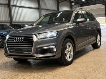 Audi Q7 - 1