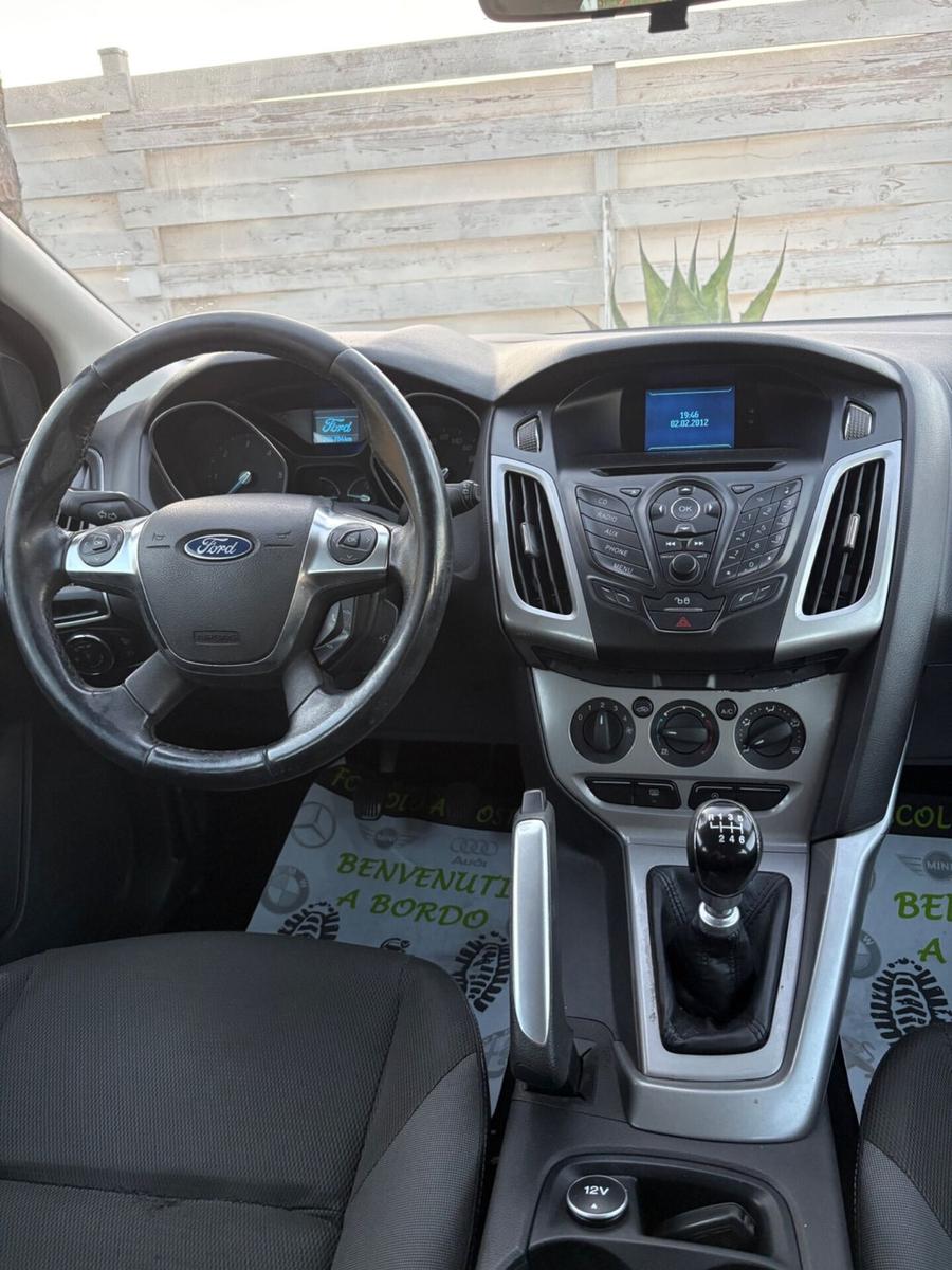 Ford Focus 2012 — photo 9