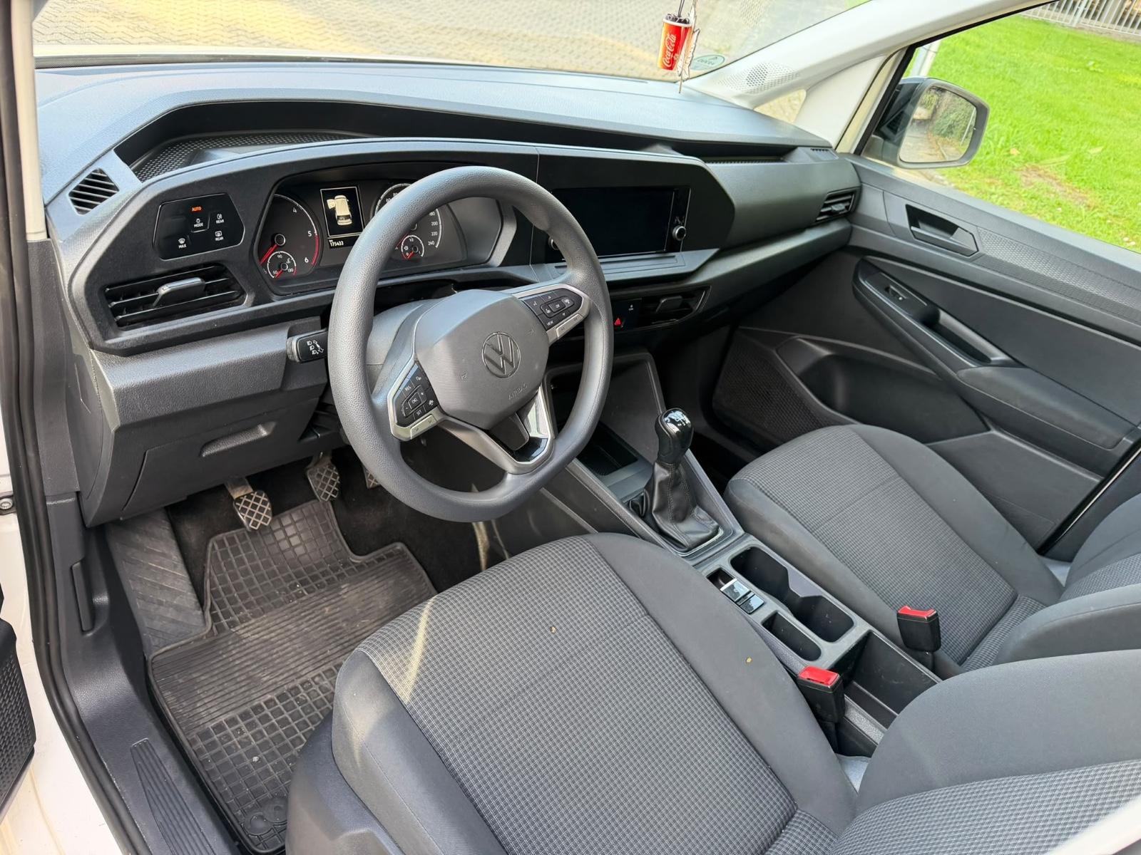 Volkswagen Caddy Basis.Zahnriemen ist neu. TÜV neu