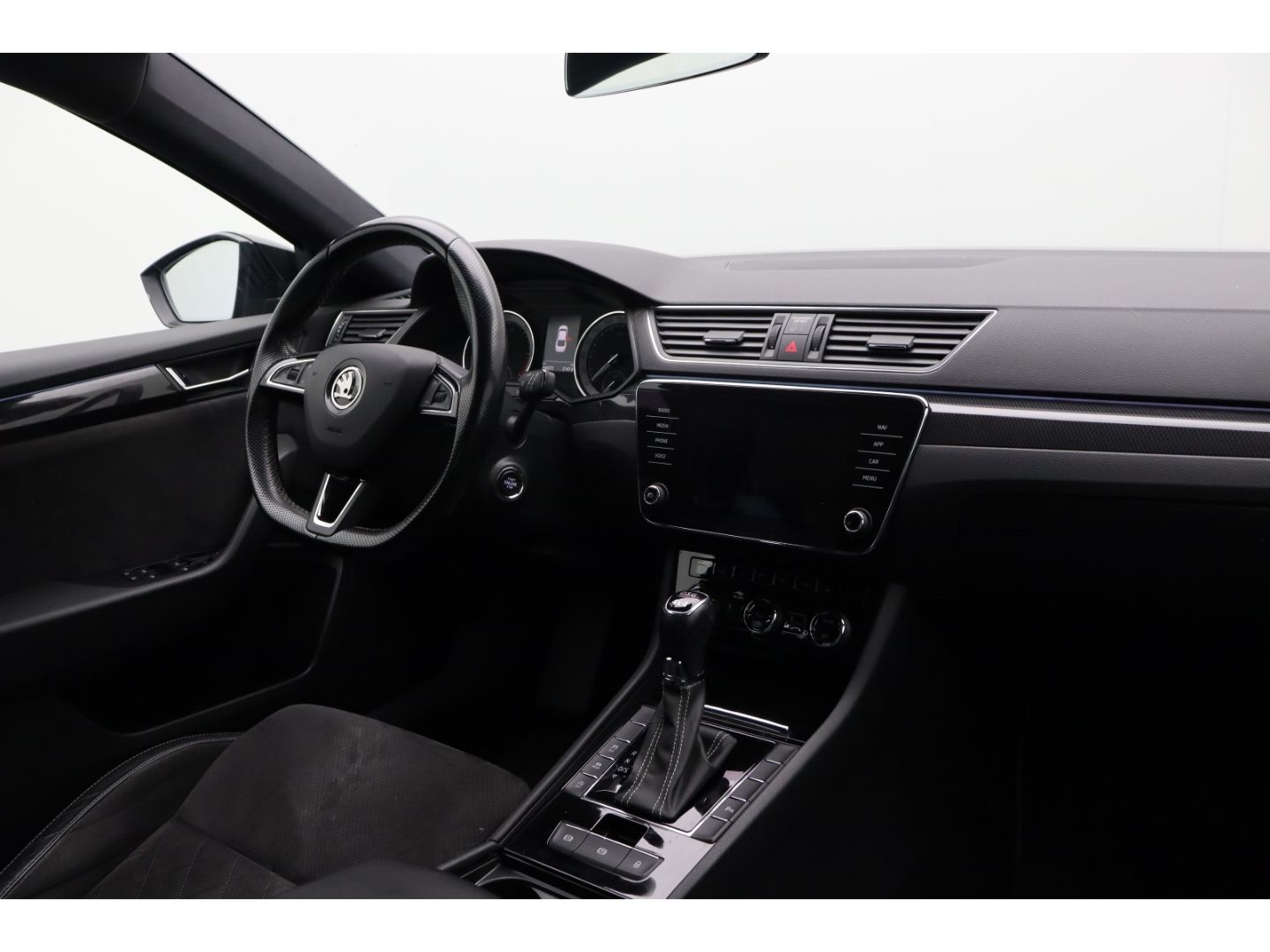 Fahrzeugabbildung SKODA Superb SportLine 4x4 Sportline Canton ACC AHK