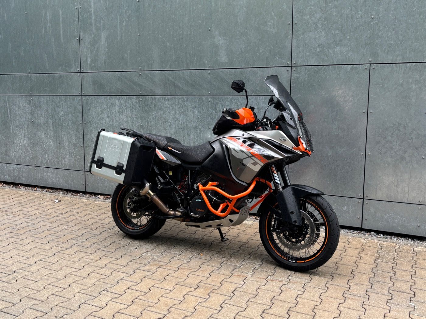 Fahrzeugabbildung KTM 1190 Adventure, viel Zubehör