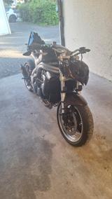Triumph Daytona 955i  - TRIUMPH STREETFIGHTER