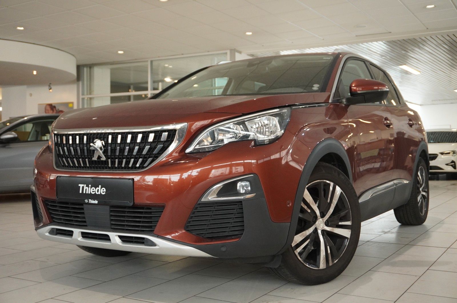 Fahrzeugabbildung Peugeot 3008 1.2 ALLURE NAVI/LED/VIRTU./SHZ/TEMP./NEBEL