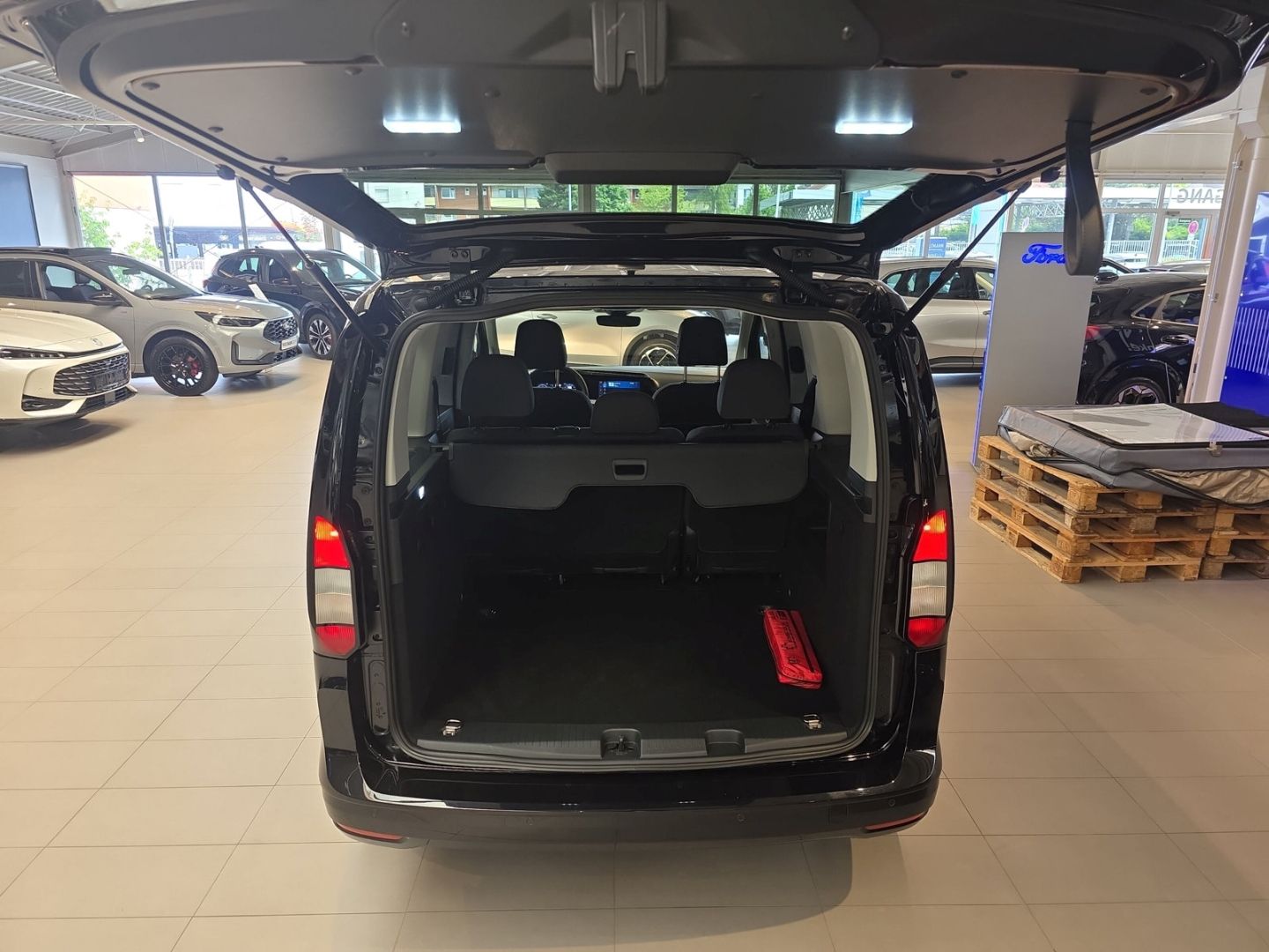 Ford Tourneo Connect - Bild 8