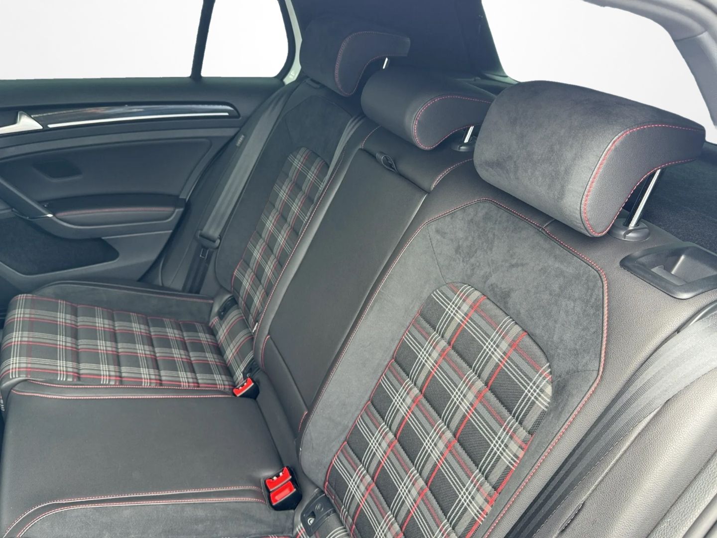 Golf VII GTI Performance *XENON*NAVI*DCC*