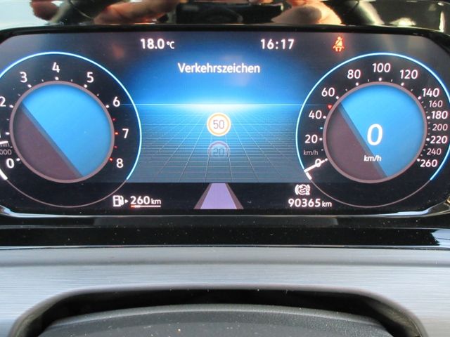 Golf VIII Variant 1.5 TSI Style AHK/PANORAMA/LED