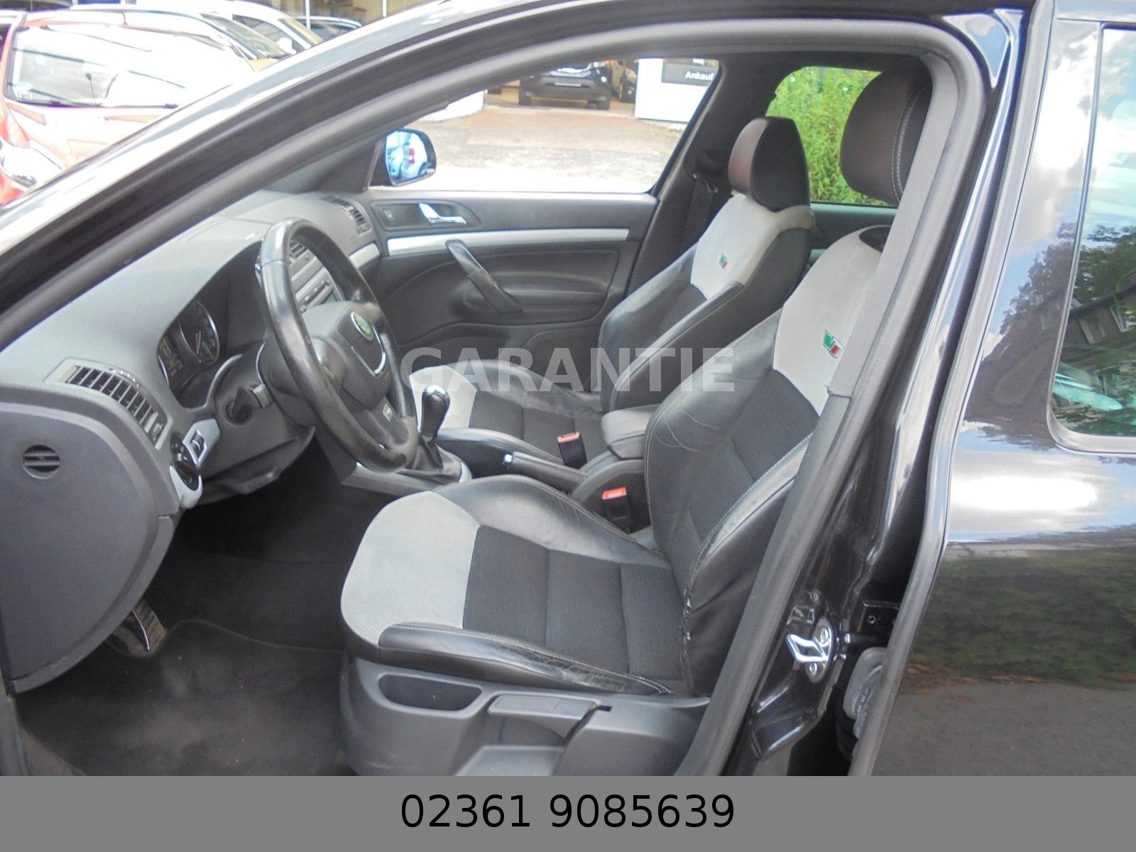 Fahrzeugabbildung SKODA Octavia Combi RS 2.0 TDI Klimaaut/Shz+Parktronik