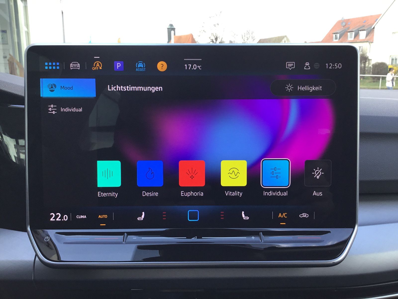 Fahrzeugabbildung Volkswagen Golf 1.5 eTSI DSG Life+AHK+LED+Kamera+Navi
