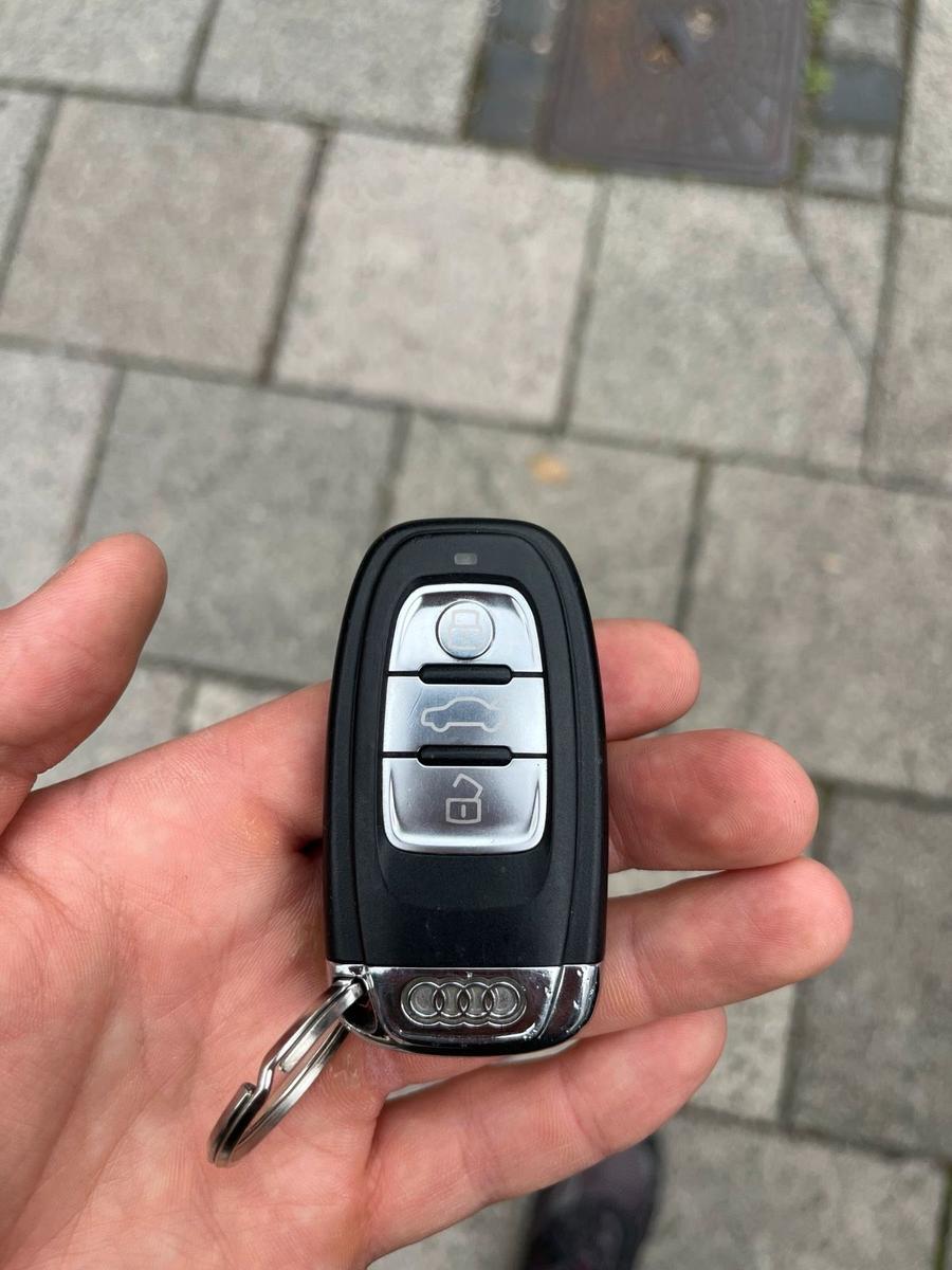 Audi A4 2011 — photo 6