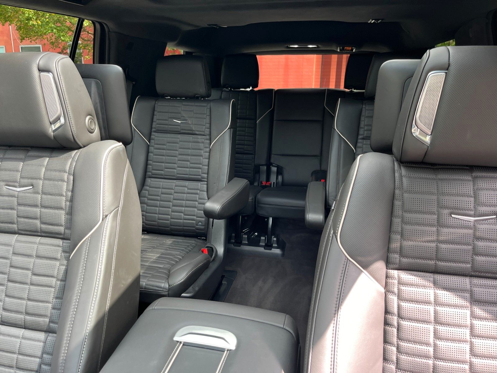 Fahrzeugabbildung Cadillac Escalade Sport Platinum 6.2 V8  4x4