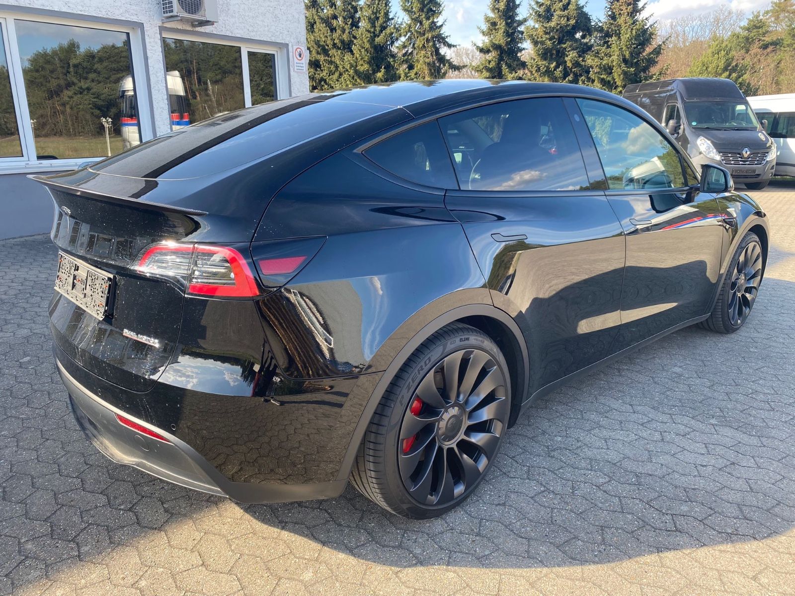 Tesla Model Y Performance Dual Motor AWD foto 7