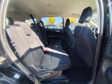Ford S-Max - 11