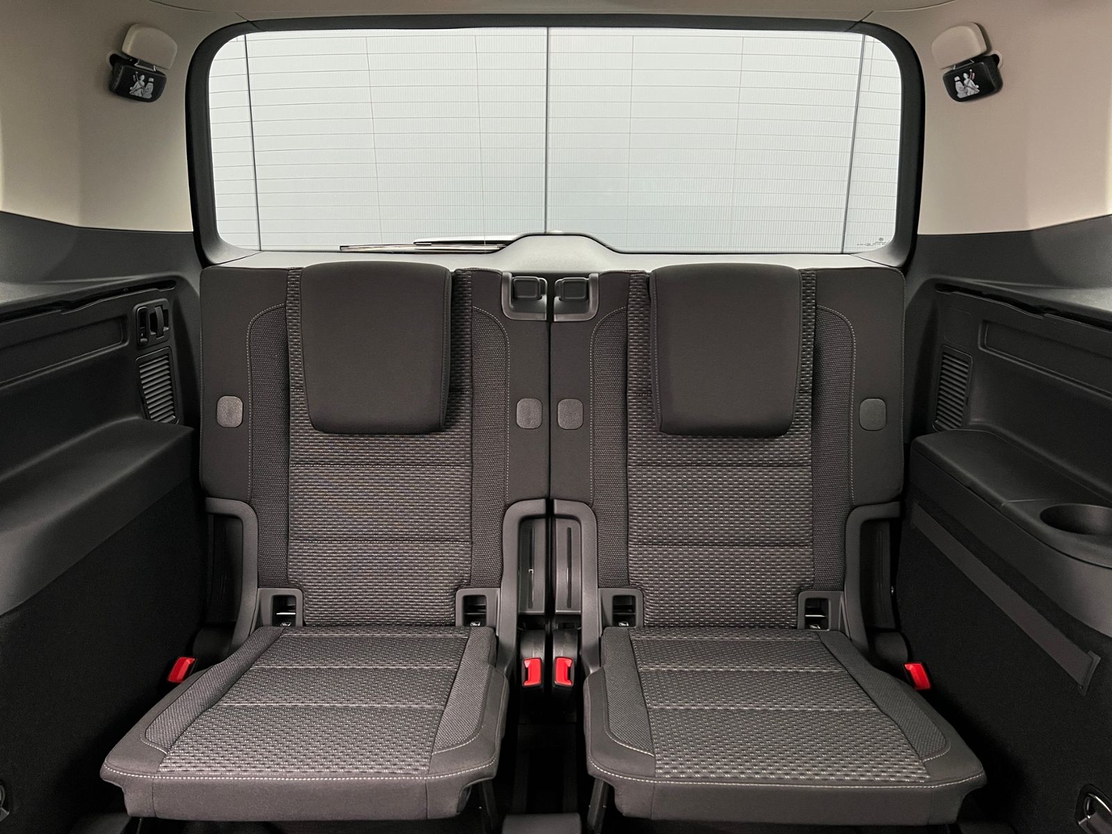 Fahrzeugabbildung Volkswagen Touran Comfortline 1.5 TSI DSG *LED, AHK, 7 Sitz