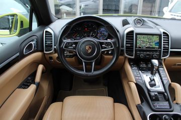 Porsche Cayenne - 12