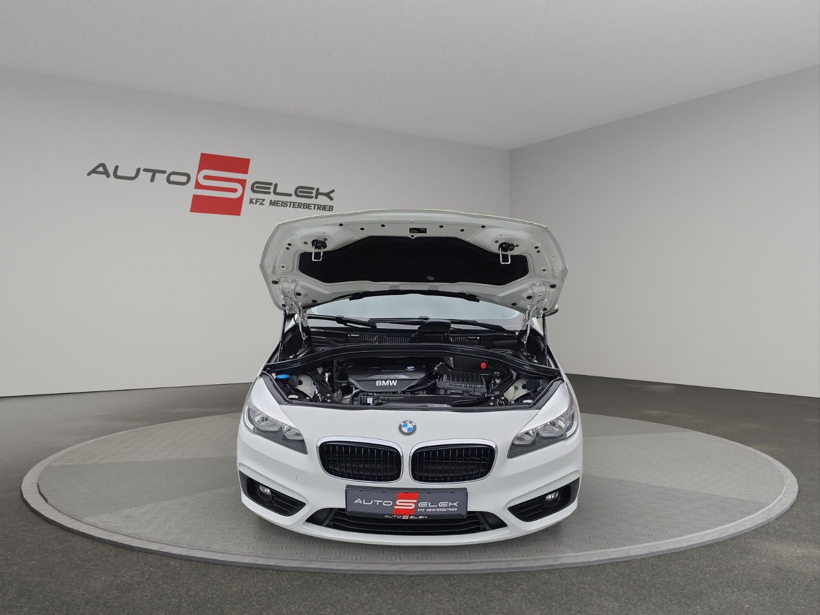 Fahrzeugabbildung BMW 218 2 Active Tourer 218 i TÜV SERVICE NEU