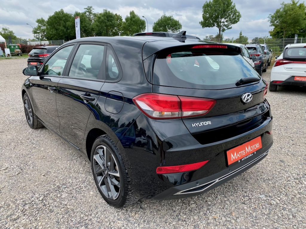Fahrzeugabbildung Hyundai i30 1.0 AAC SHZ ALLWETTERREIFEN ALU KAMERA PDC