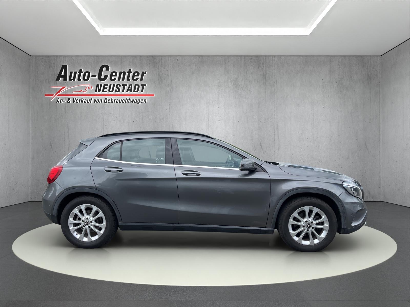 Mercedes-Benz GLA 200 AHK/PDC/NAVI/SHZ/BLU