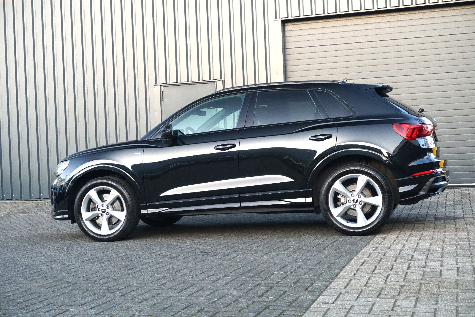 Audi Q3 40 TDI quattro S-line ACC Virtual LED AHK SHZ foto 4