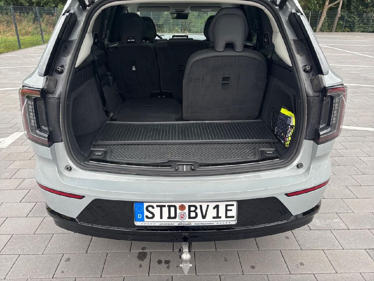Fahrzeugabbildung Volvo EX90 Plus Pure Single Electric 2WD