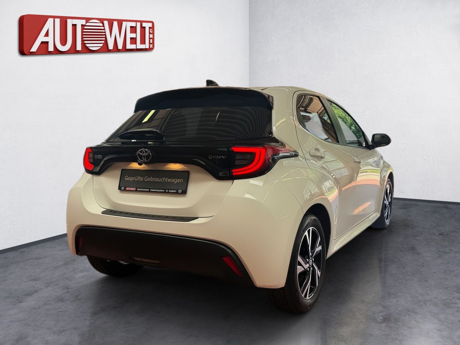 Fahrzeugabbildung Toyota Yaris 1.5 Teamplayer m. Comfort-Paket LED,SHZ,Ka