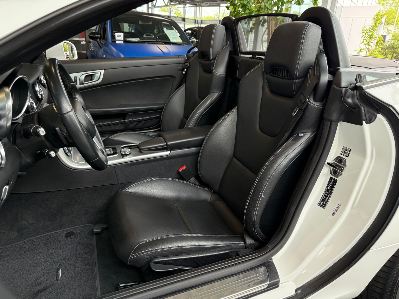 Fahrzeugabbildung Mercedes-Benz SLC 200 NAVI AIRSCARF ALU