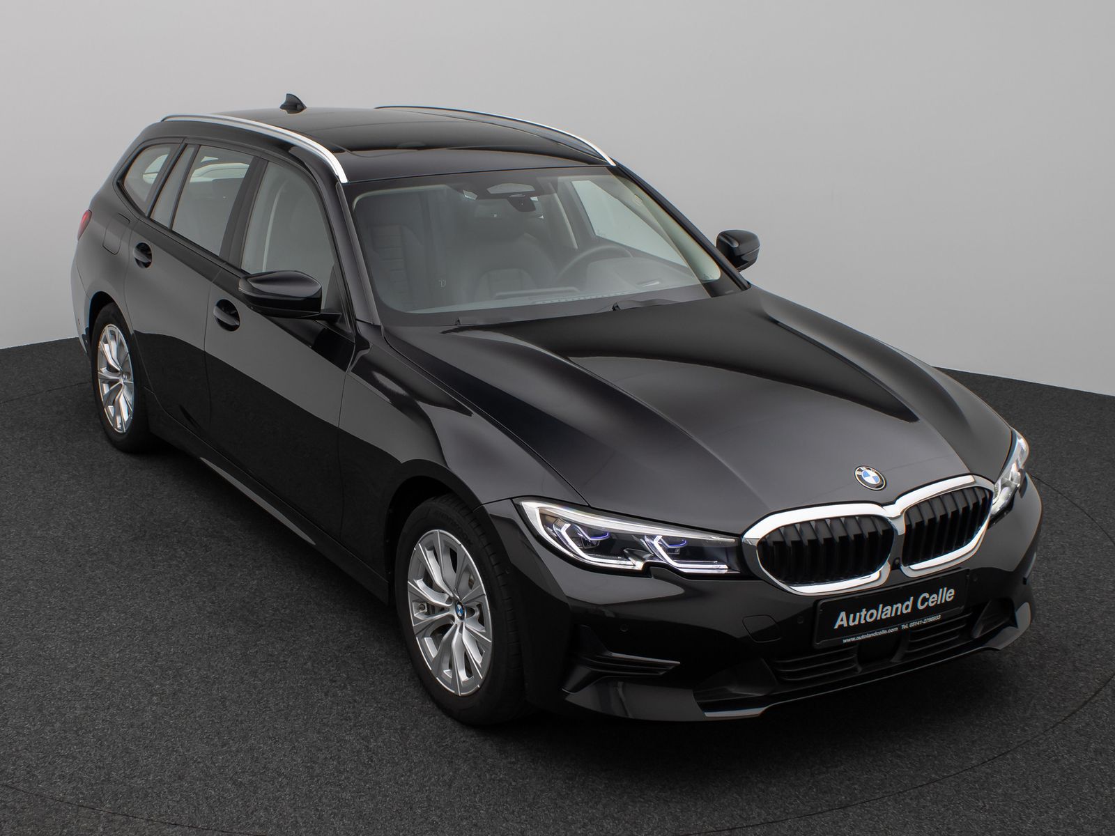 Fahrzeugabbildung BMW 330e Panorama 360° Laser HUD DAB HiFi AHK ACC