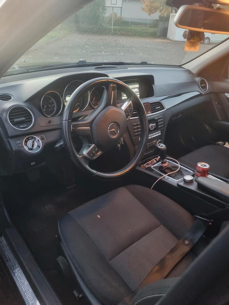 Mercedes-Benz C220 2012 — photo 10