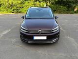 Volkswagen Touran 1.8 TSI DSG Highline Highline - VW Touran Gebrauchtwagen in Frankfurt