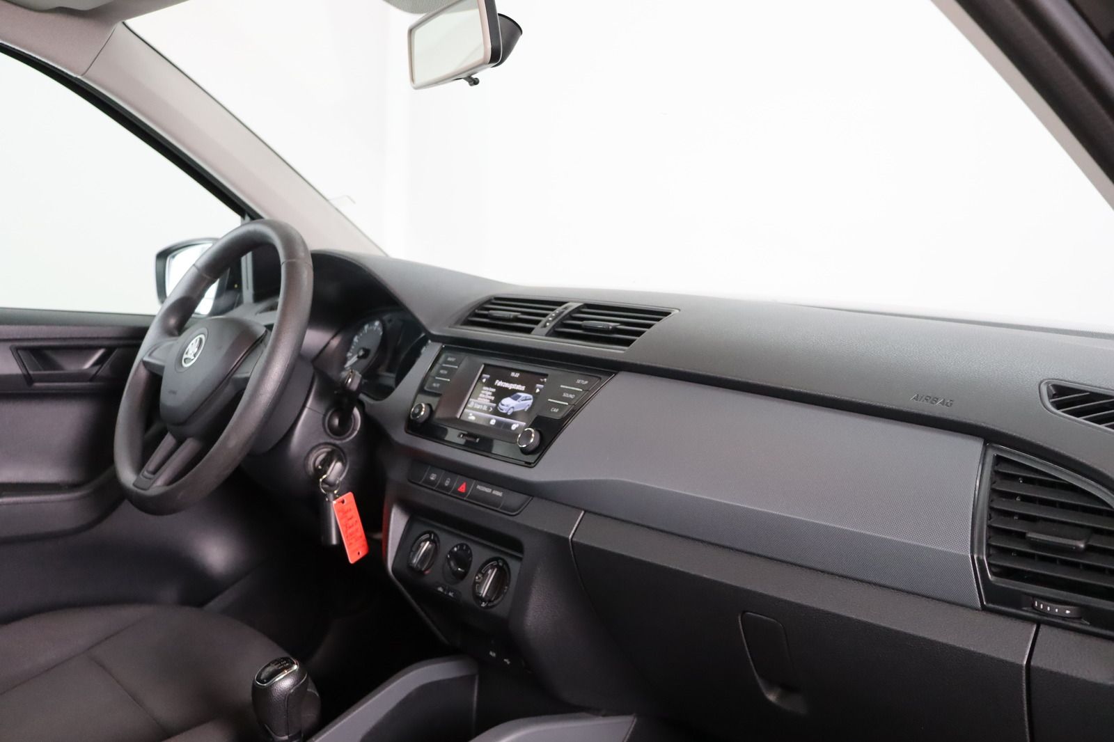 Fahrzeugabbildung SKODA Fabia 1.2 TSI Active Combi 1.Hand