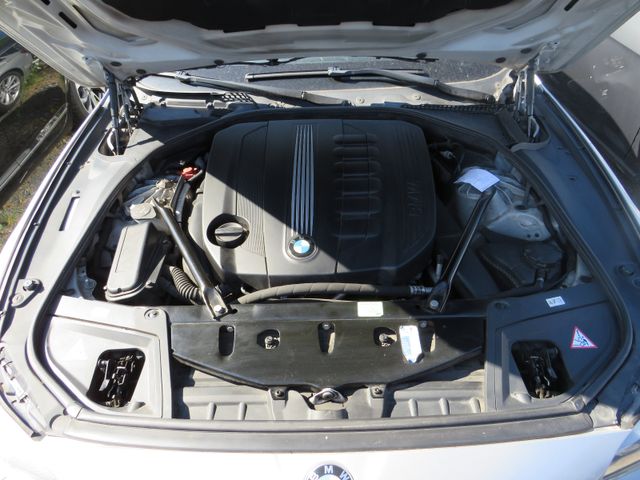 Fahrzeugabbildung BMW 530d Touring 3.0 180kW Automatik