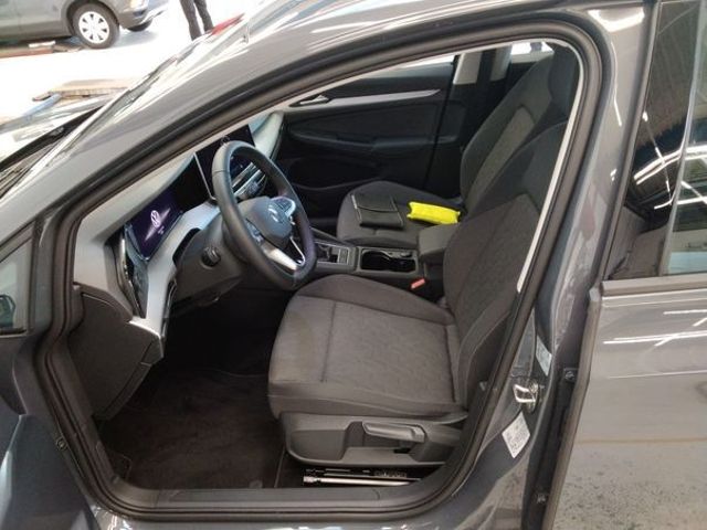 Fahrzeugabbildung Volkswagen Golf 1.5 TSI LIFE AHK GJR NAVI HEADUP