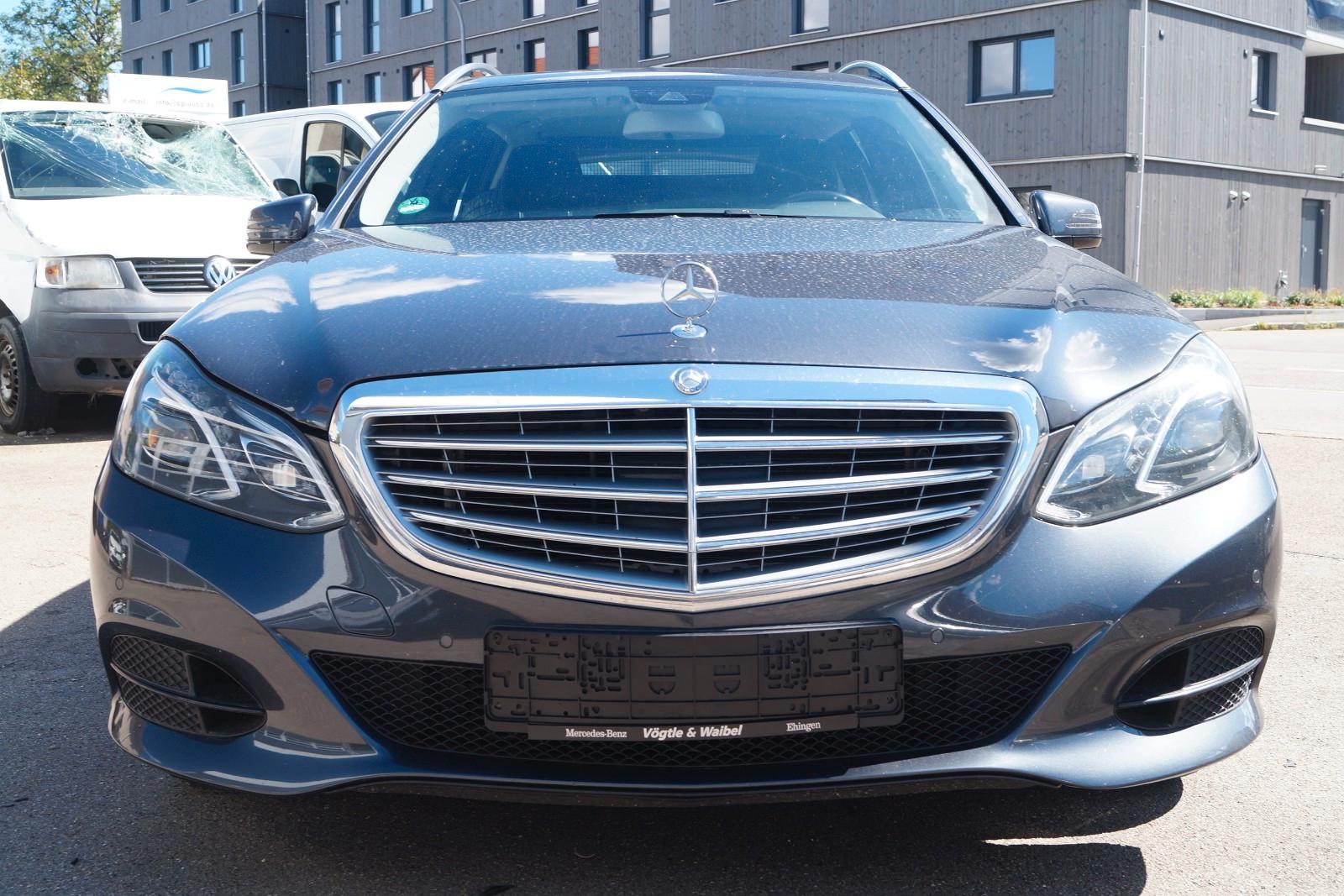 Mercedes-Benz E250 2014 — photo 10