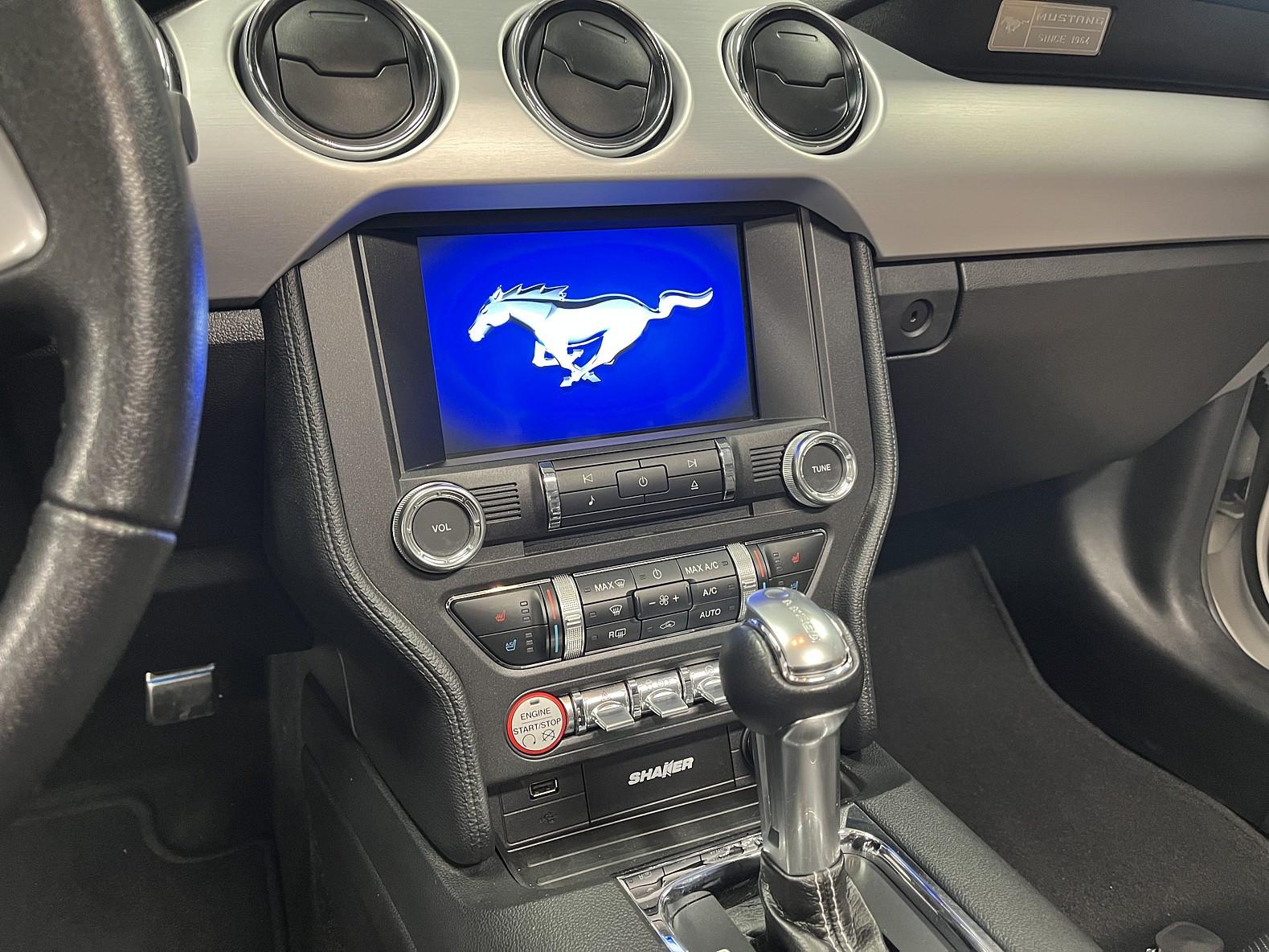 Ford Mustang GT Convertible - 13.200 Km