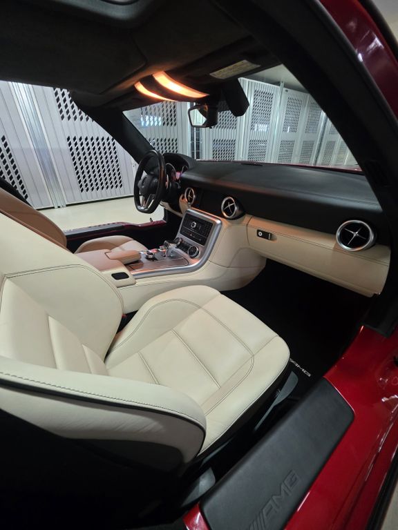 MERCEDES-BENZ SLS 2011