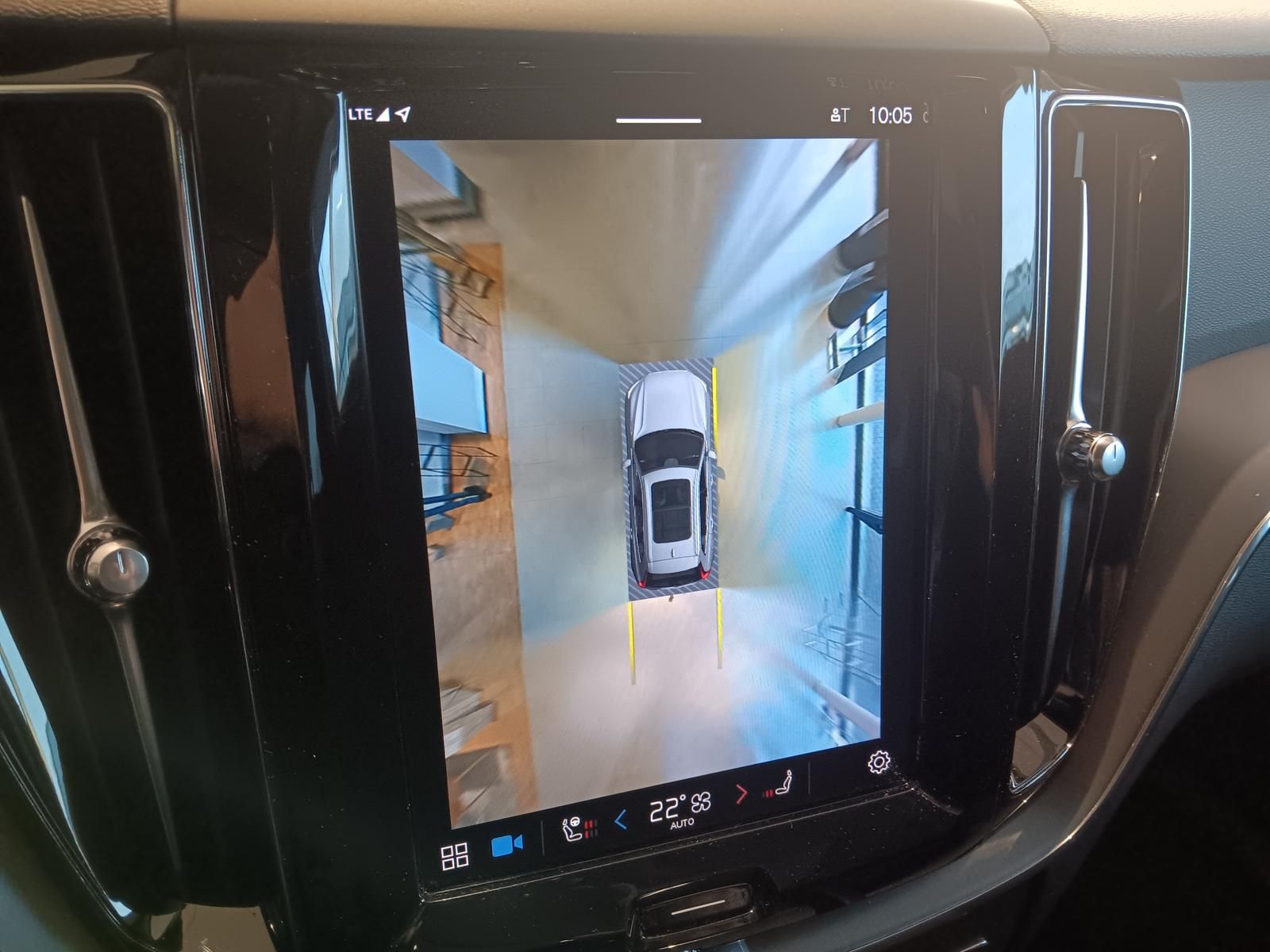 Fahrzeugabbildung Volvo XC60 T6 AWD Recharge Inscription