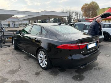 Jaguar XF - 3