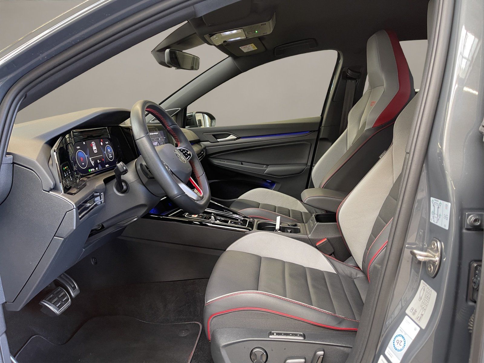Volkswagen Golf VIII 2.0 TSI GTI Clubsport AUT Leder Navi foto 8