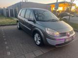 Renault Scenic 1.9 dCi  2006 | 6 Gange - Renault Scenic aus 2006 mit Diesel-Antrieb