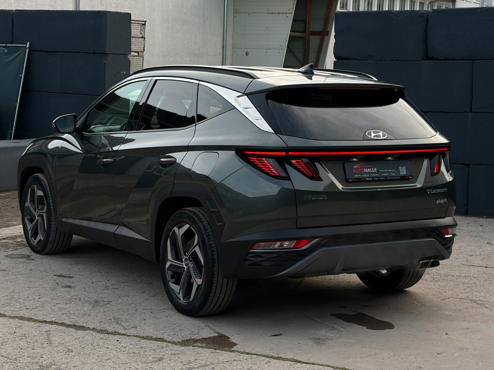 Fahrzeugabbildung Hyundai Tucson 1.6 T-GDI PHEV 4WD CarPlay 360° ACC SBL