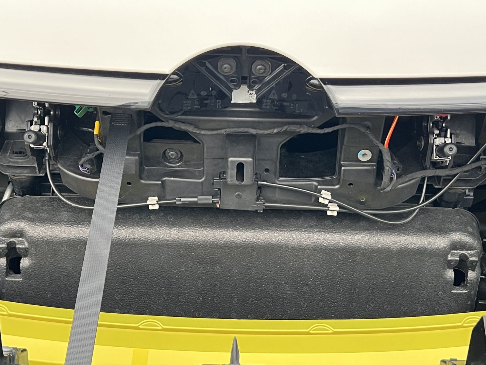 ID.Buzz Pro 150 kW (204 PS) Heckantrieb 1-Gang-A