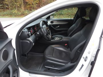 Mercedes E 220 - 12