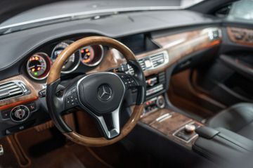 Mercedes-Benz CLS 350 CDI Voll*Massage*Nacht*Distronic