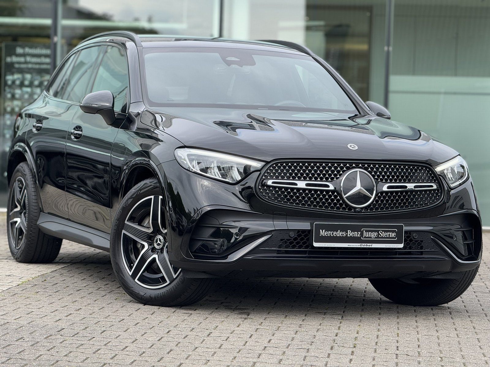 Fahrzeugabbildung Mercedes-Benz GLC 220 d 4M AMG*DISTRONIC*AHK*NIGHT-PAKET*KAMER