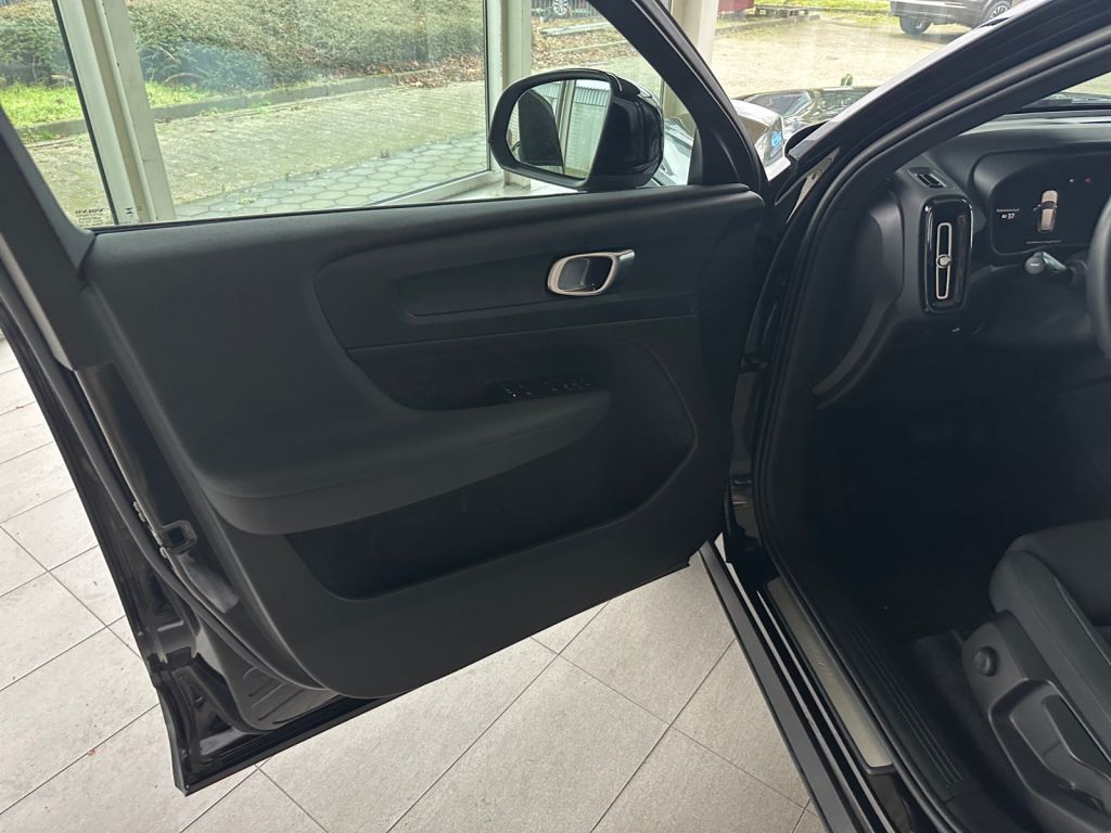 VOLVO XC40 Recharge 69 kWh Single Motor Core VOLVO XC40 Recharge 69 kWh Single Motor Core