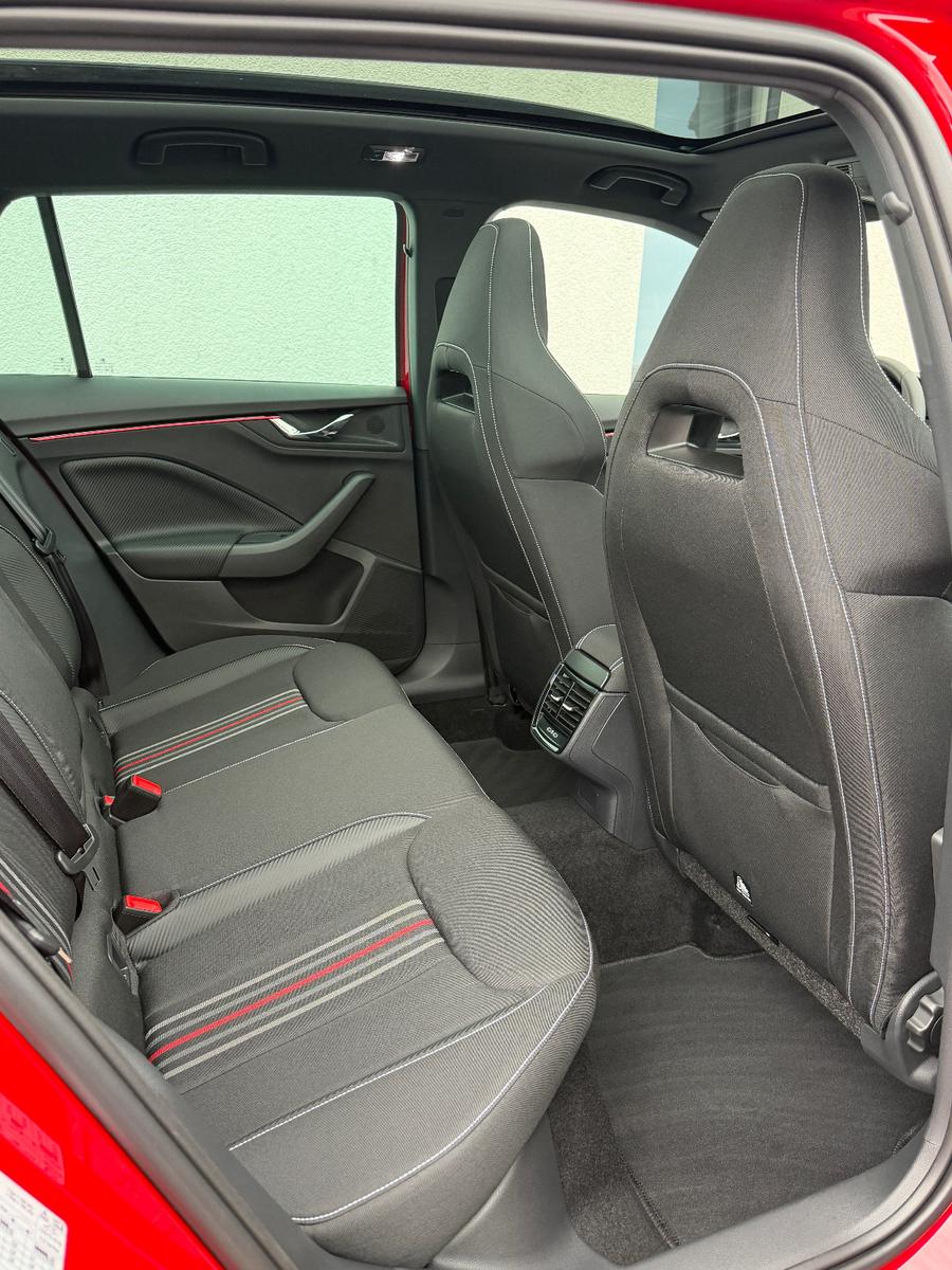 Skoda Kamiq 1.0 TSI DSG Monte Carlo (Pano,AHK,5/100)