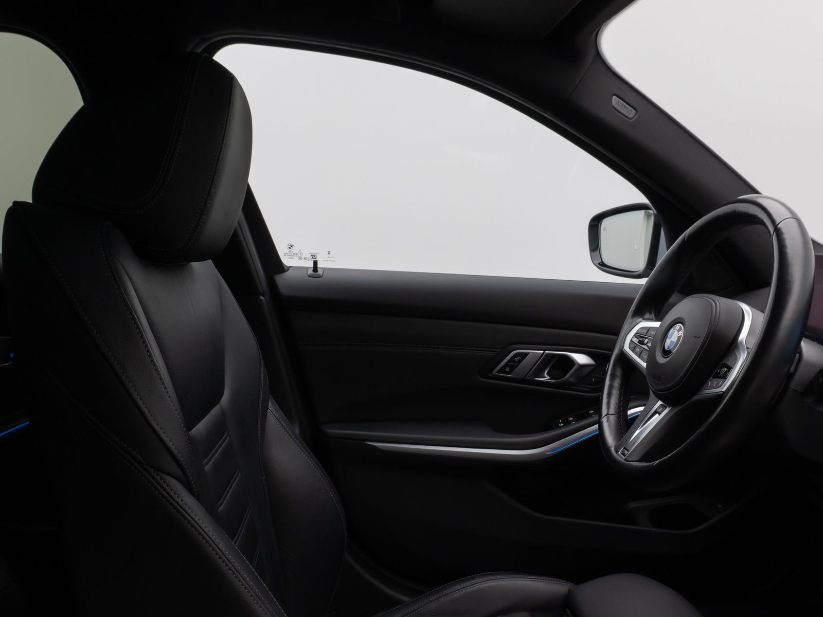 Fahrzeugabbildung BMW 320d M Sport Kamera DAB HiFi HUD Stop&Go Komfort