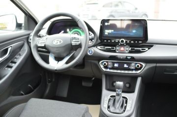Hyundai i30cw 1.6 CRDi DCT TREND + NAVIGATION + KOMFORT