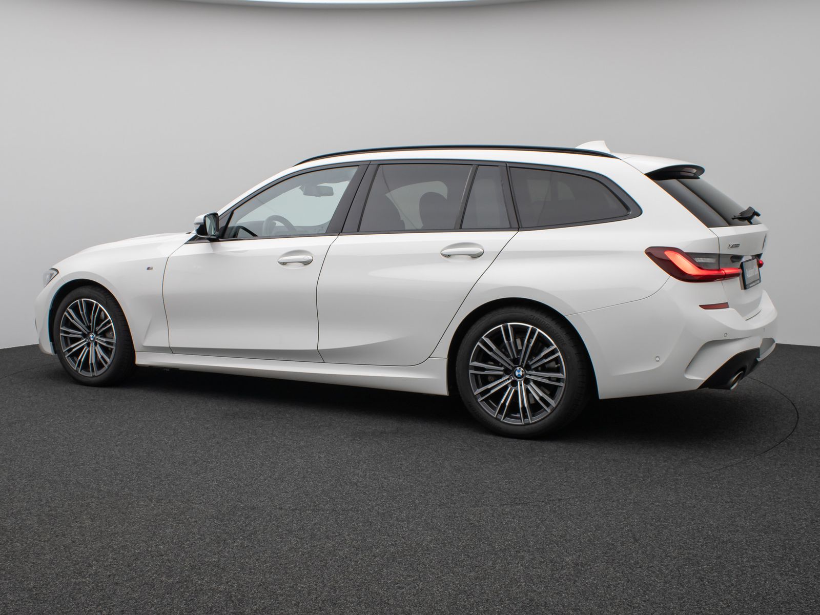 Fahrzeugabbildung BMW 330i xD M Sport Laser DAB Lenkrhzg Komfort Alarm
